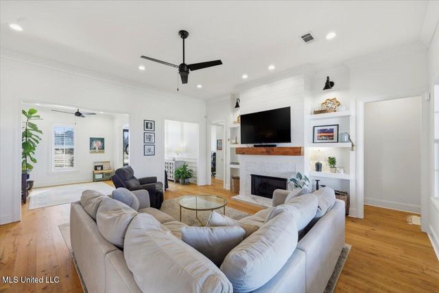 735 Cotton Creek Trail, Brandon, MS 39047