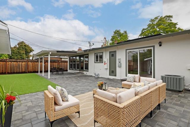 1027 Grape Avenue, Sunnyvale, CA 94087