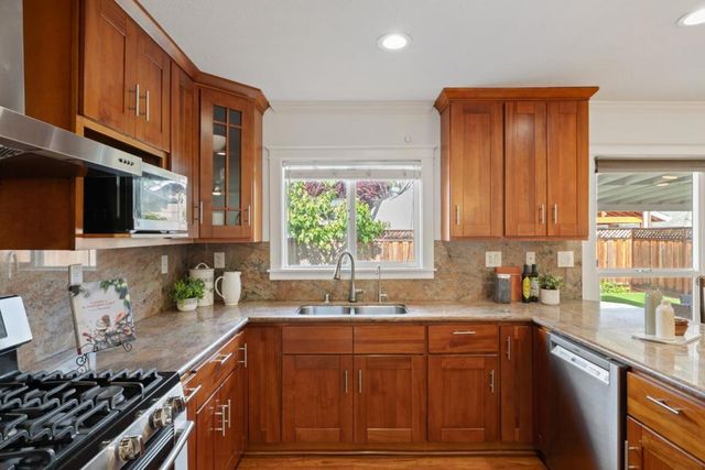 1027 Grape Avenue, Sunnyvale, CA 94087