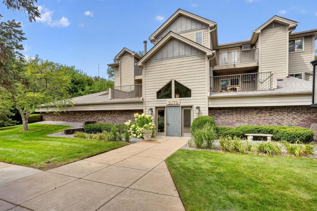 2170 Ridge Drive 14, Saint Louis Park, MN 55416 — photo 2