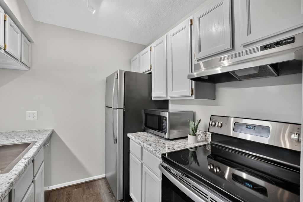 2170 Ridge Drive 14, Saint Louis Park, MN 55416 — photo 4