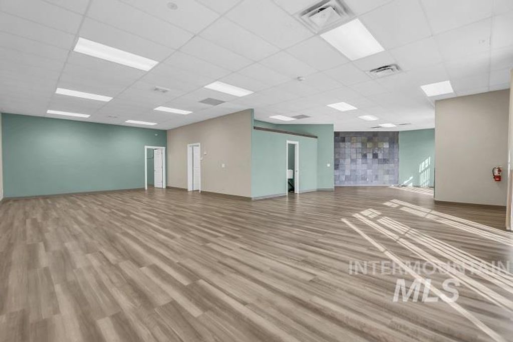 6734 W State Street, Garden City, ID 83714 photo 11