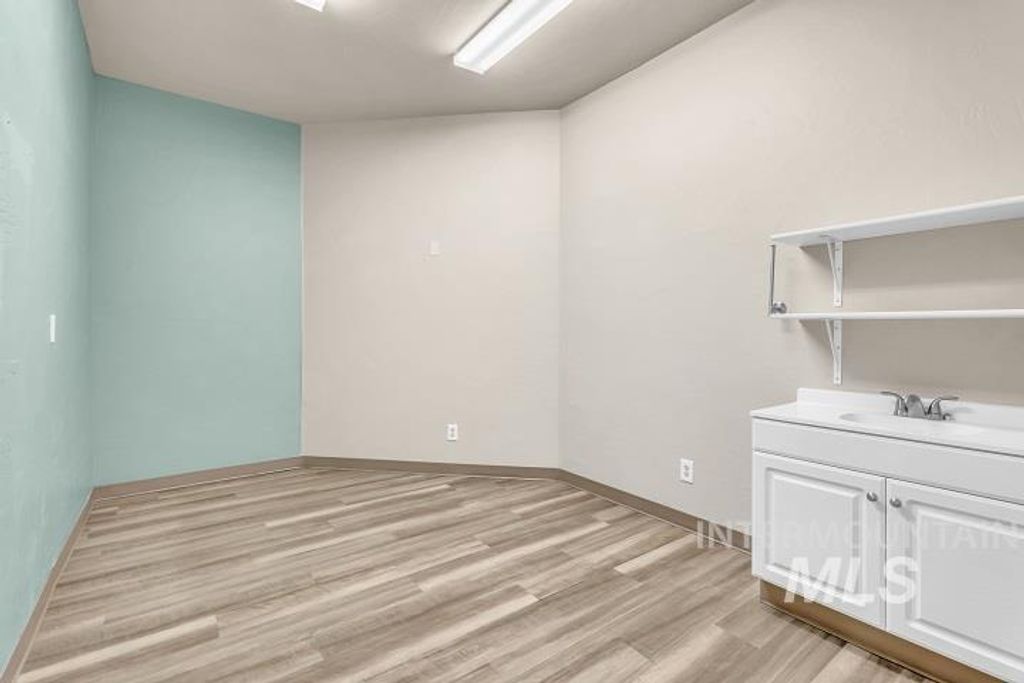 6734 W State Street, Garden City, ID 83714 photo 16