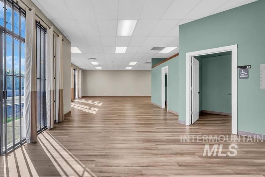 6734 W State Street, Garden City, ID 83714 photo 8