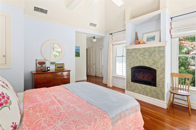 11 Prospect Avenue, Shelter Island Heights, NY 11965