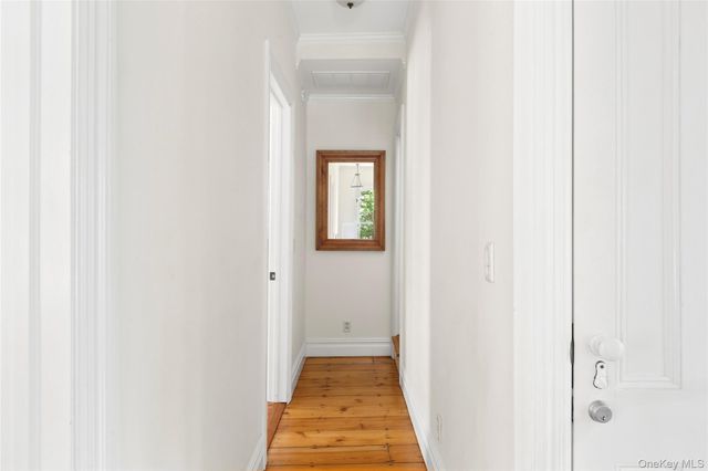 11 Prospect Avenue, Shelter Island Heights, NY 11965