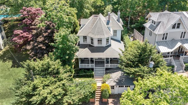 11 Prospect Avenue, Shelter Island Heights, NY 11965