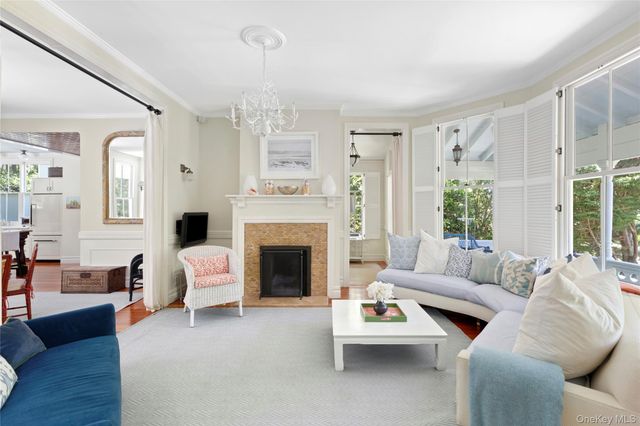 11 Prospect Avenue, Shelter Island Heights, NY 11965