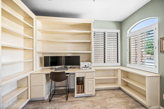 9129 W YUKON Drive, Peoria, AZ 85382