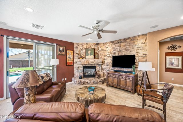 9129 W YUKON Drive, Peoria, AZ 85382