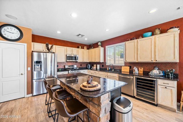 9129 W YUKON Drive, Peoria, AZ 85382