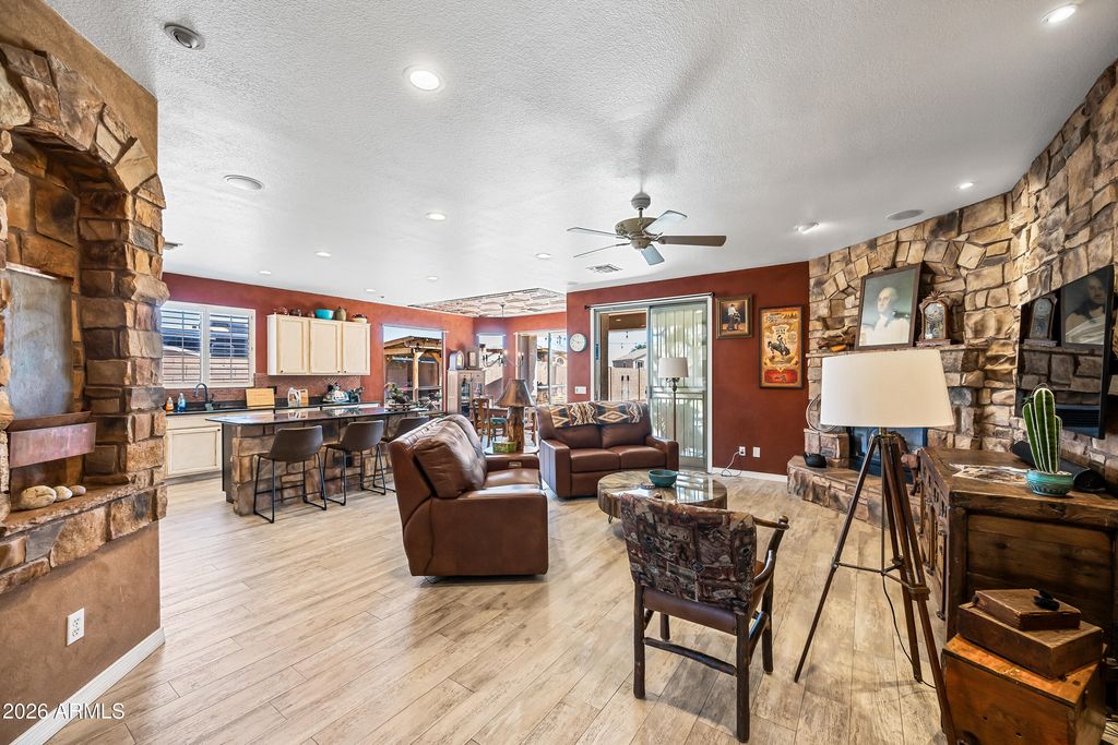 9129 W YUKON Drive, Peoria, AZ 85382 — photo 5