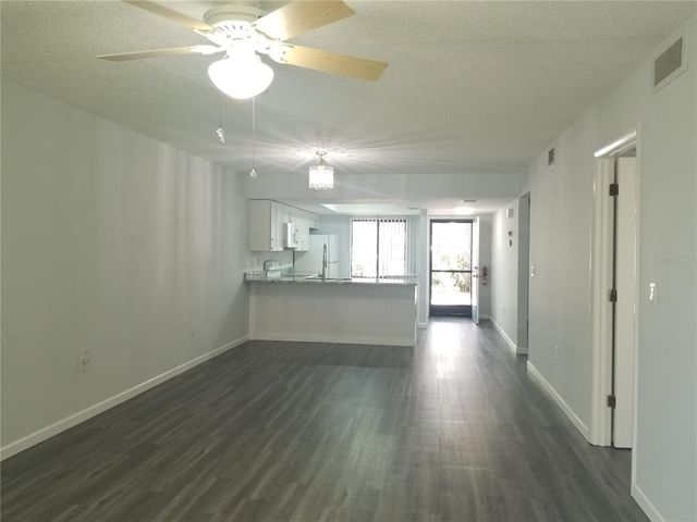 7842 EAGLE CREEK DRIVE 7842, Sarasota, FL 34243