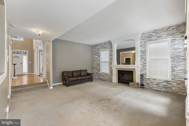 4291 LAWNVALE DR, Gainesville, VA 20155