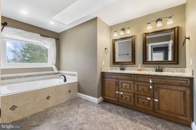 4291 LAWNVALE DR, Gainesville, VA 20155