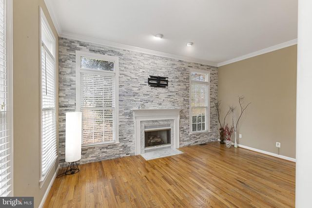 4291 LAWNVALE DR, Gainesville, VA 20155