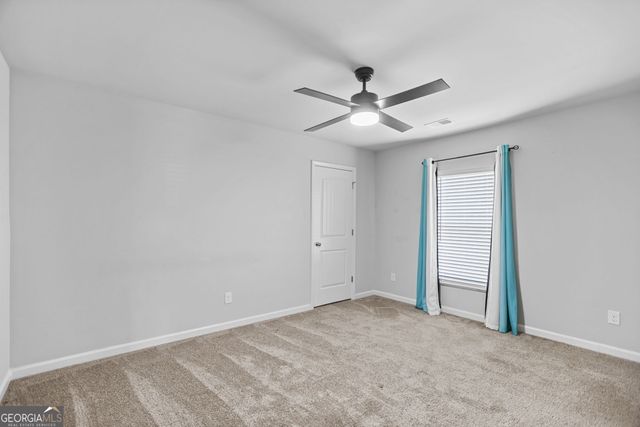 141 N Meadows Ridge Drive, Grantville, GA 30220