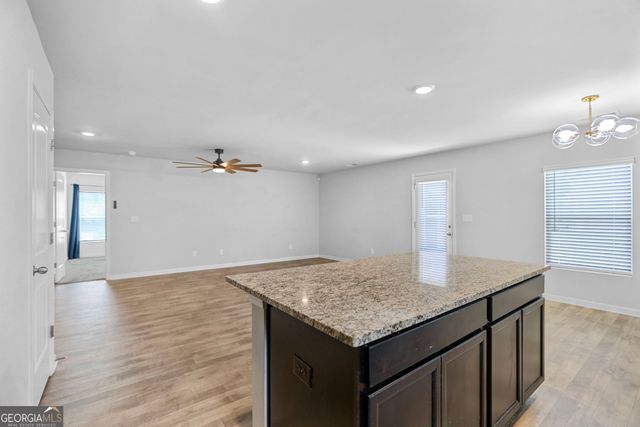 141 N Meadows Ridge Drive, Grantville, GA 30220
