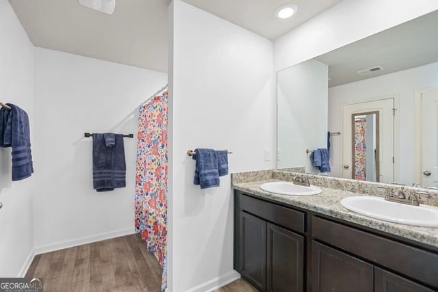 141 N Meadows Ridge Drive, Grantville, GA 30220