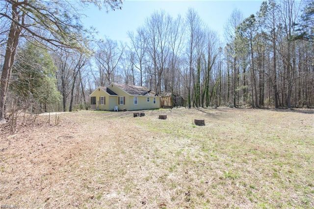 13474 Hatchers LN, Smithfield, VA 23430