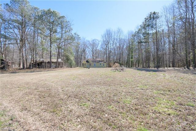 13474 Hatchers LN, Smithfield, VA 23430