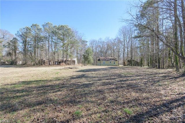 13474 Hatchers LN, Smithfield, VA 23430