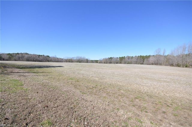 13474 Hatchers LN, Smithfield, VA 23430