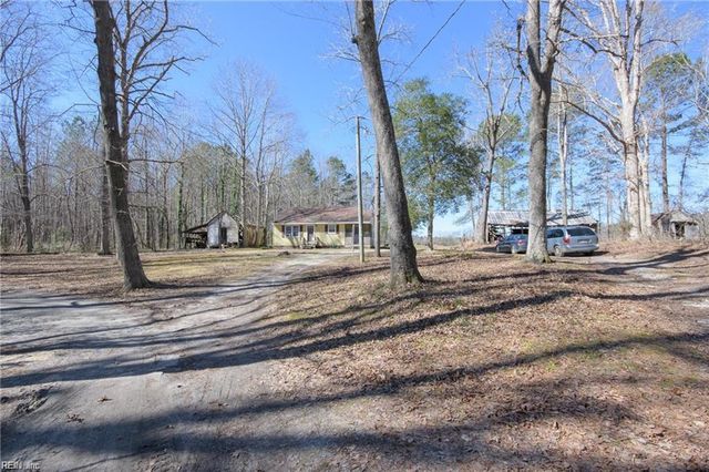 13474 Hatchers LN, Smithfield, VA 23430