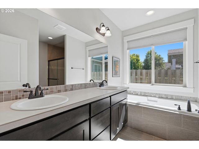 10711 Ne 142ND Ave, Vancouver, WA 98682