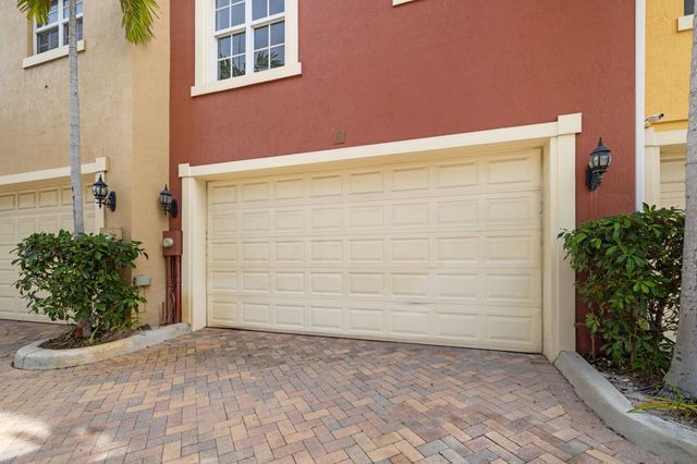 601 S FEDERAL Highway 30, Lake Worth Beach, FL 33460