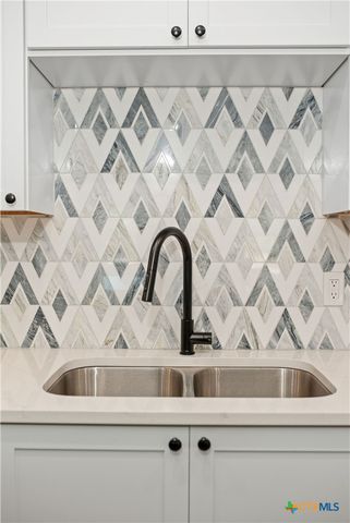 178 Connelley Lane, Port O Connor, TX 77982