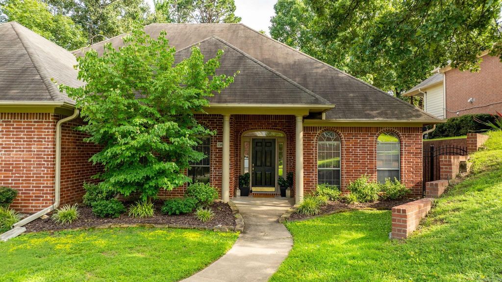 13800 Saint Michael Drive, Little Rock, AR 72211