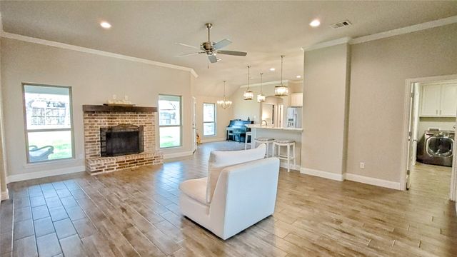 1124 Rocky Springs Trail, Fort Worth, TX 76052