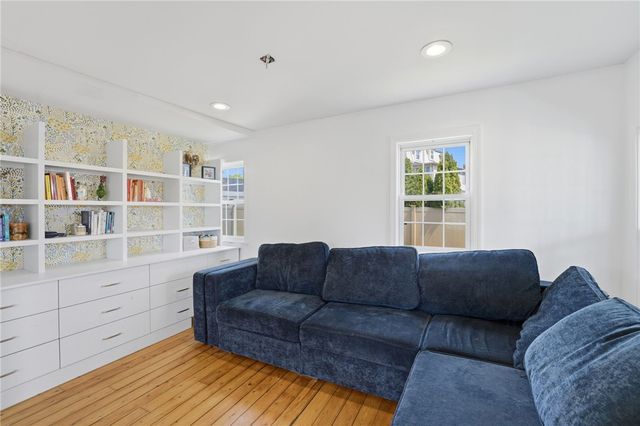 40 Jackson Avenue, East Providence, RI 02915