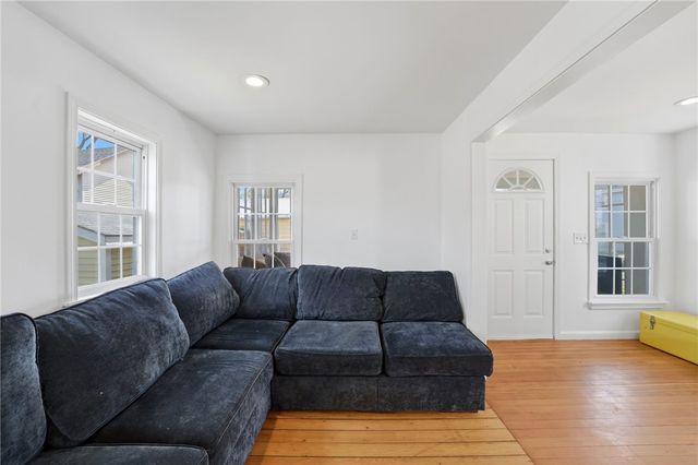 40 Jackson Avenue, East Providence, RI 02915