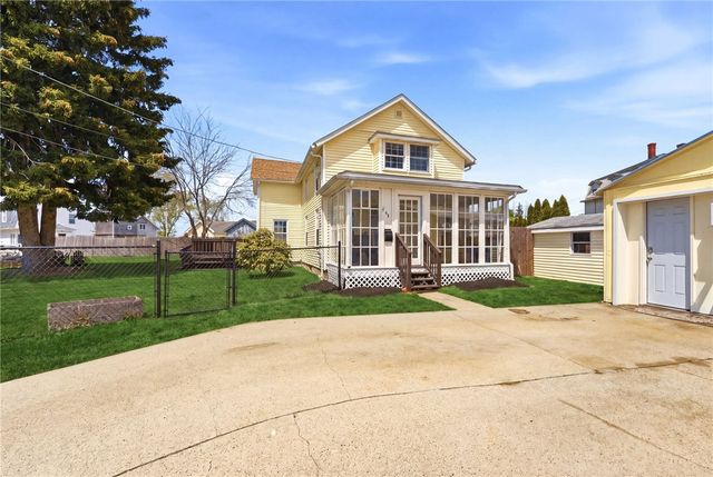 40 Jackson Avenue, East Providence, RI 02915