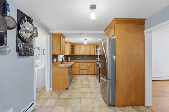 40 Jackson Avenue, East Providence, RI 02915