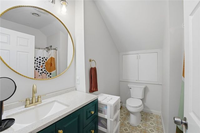 40 Jackson Avenue, East Providence, RI 02915