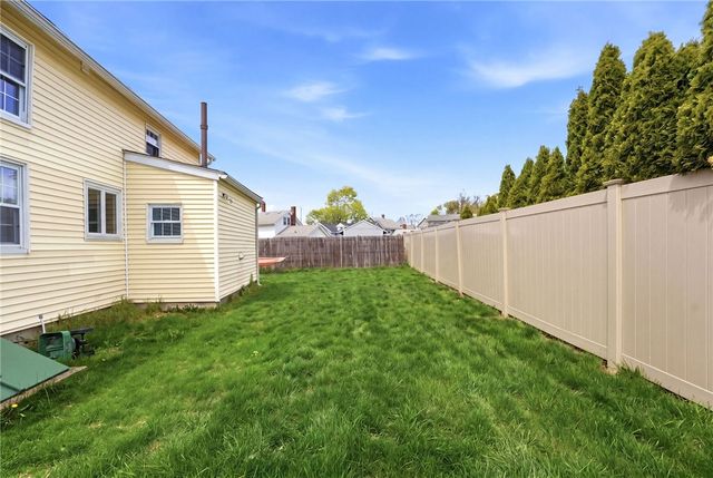 40 Jackson Avenue, East Providence, RI 02915