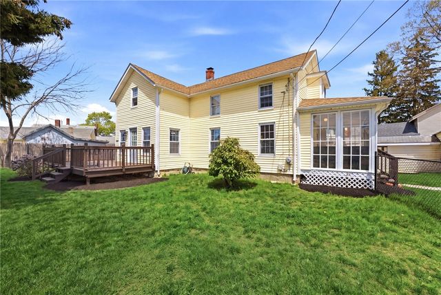 40 Jackson Avenue, East Providence, RI 02915