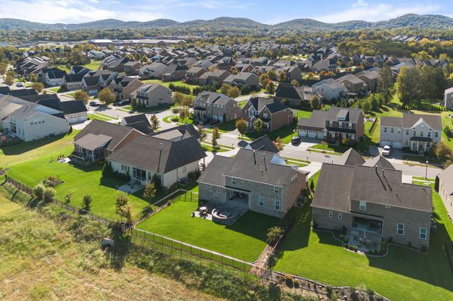 3231 Bradfield Dr, Nolensville, TN 37135