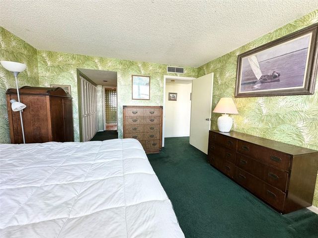 450 TREASURE ISLAND CAUSEWAY 609, Treasure Island, FL 33706