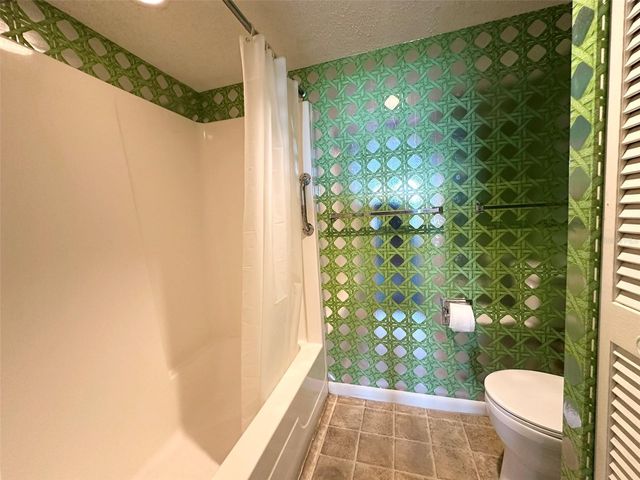 450 TREASURE ISLAND CAUSEWAY 609, Treasure Island, FL 33706
