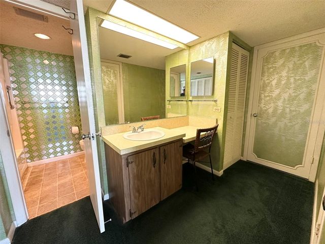 450 TREASURE ISLAND CAUSEWAY 609, Treasure Island, FL 33706