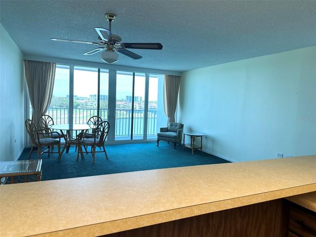 450 TREASURE ISLAND CAUSEWAY 609, Treasure Island, FL 33706