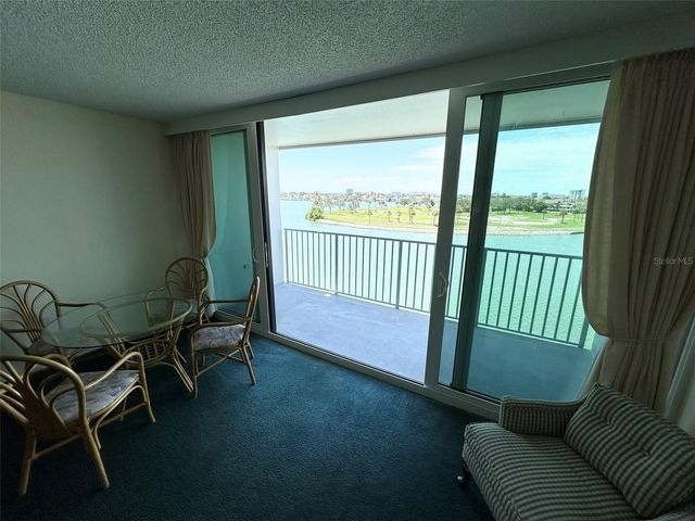 450 TREASURE ISLAND CAUSEWAY 609, Treasure Island, FL 33706
