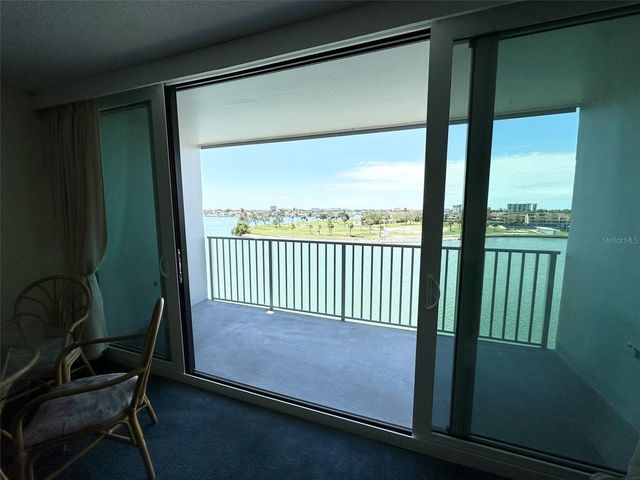 450 TREASURE ISLAND CAUSEWAY 609, Treasure Island, FL 33706