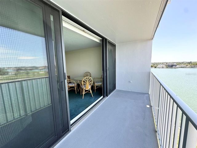 450 TREASURE ISLAND CAUSEWAY 609, Treasure Island, FL 33706