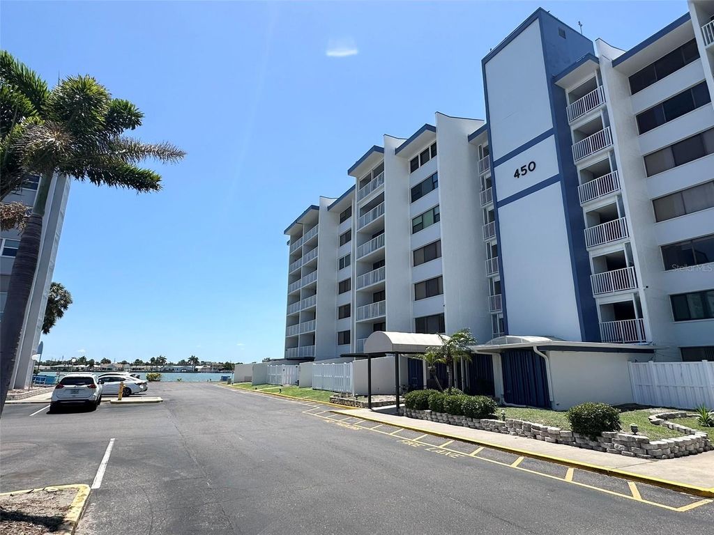 450 TREASURE ISLAND CAUSEWAY 609, Treasure Island, FL 33706