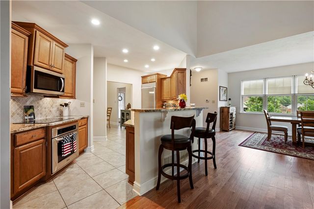 101 Quaker Ridge Ct, Ohioville, PA 15009